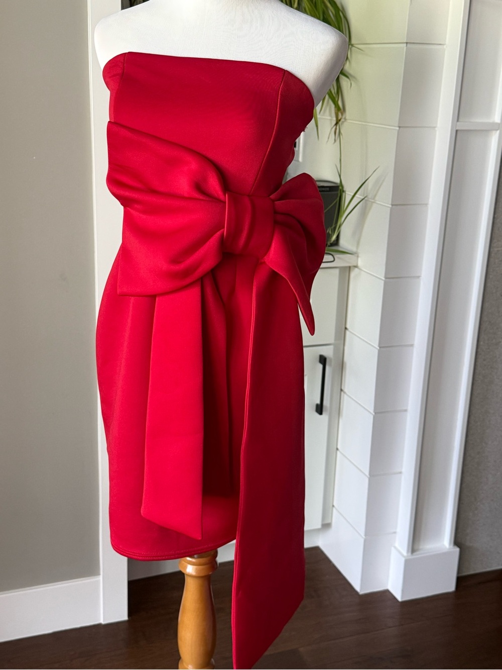 Quiz Size 6 Red Strapless Mini Dress with Statement Bow Stretch America 1776 - Picture 2 of 12